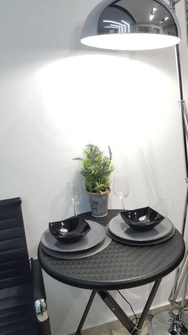 Apartment Modern Office Apartment.wifi,2a/c,luxury Fur/tures